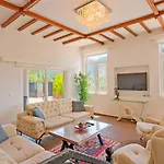 Estelle Villa