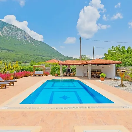Estelle Villa