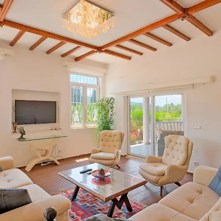 Estelle Villa